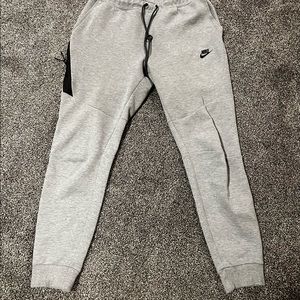Nike tech fleece  joggers size medium